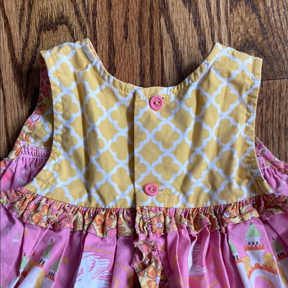 Adorable pink and yellow Eleanor Rose swan/castle open back dress, size 2T. - Picture 9 of 9